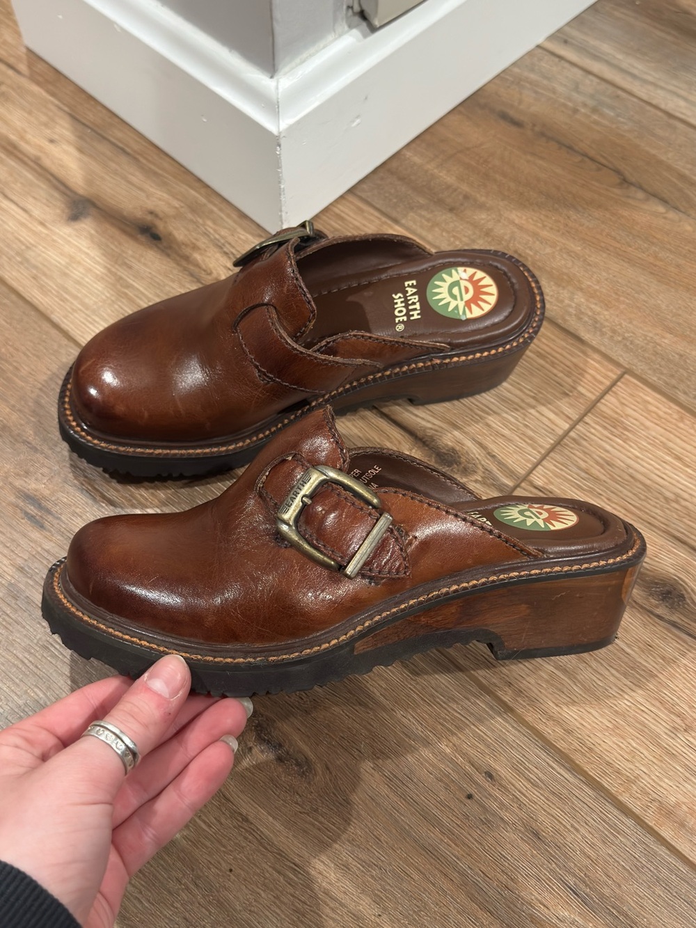 EARTH SHOE Granola Core Brown Heeled Leather Clogs | Size 5.5